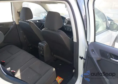 2015 Volkswagen Tiguan S z USA, uszkodzony, nr VIN WVGAV7AX6FW556650